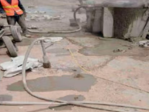 峄城水泥混凝土路面板底注浆技术 路面脱空注浆整治方案